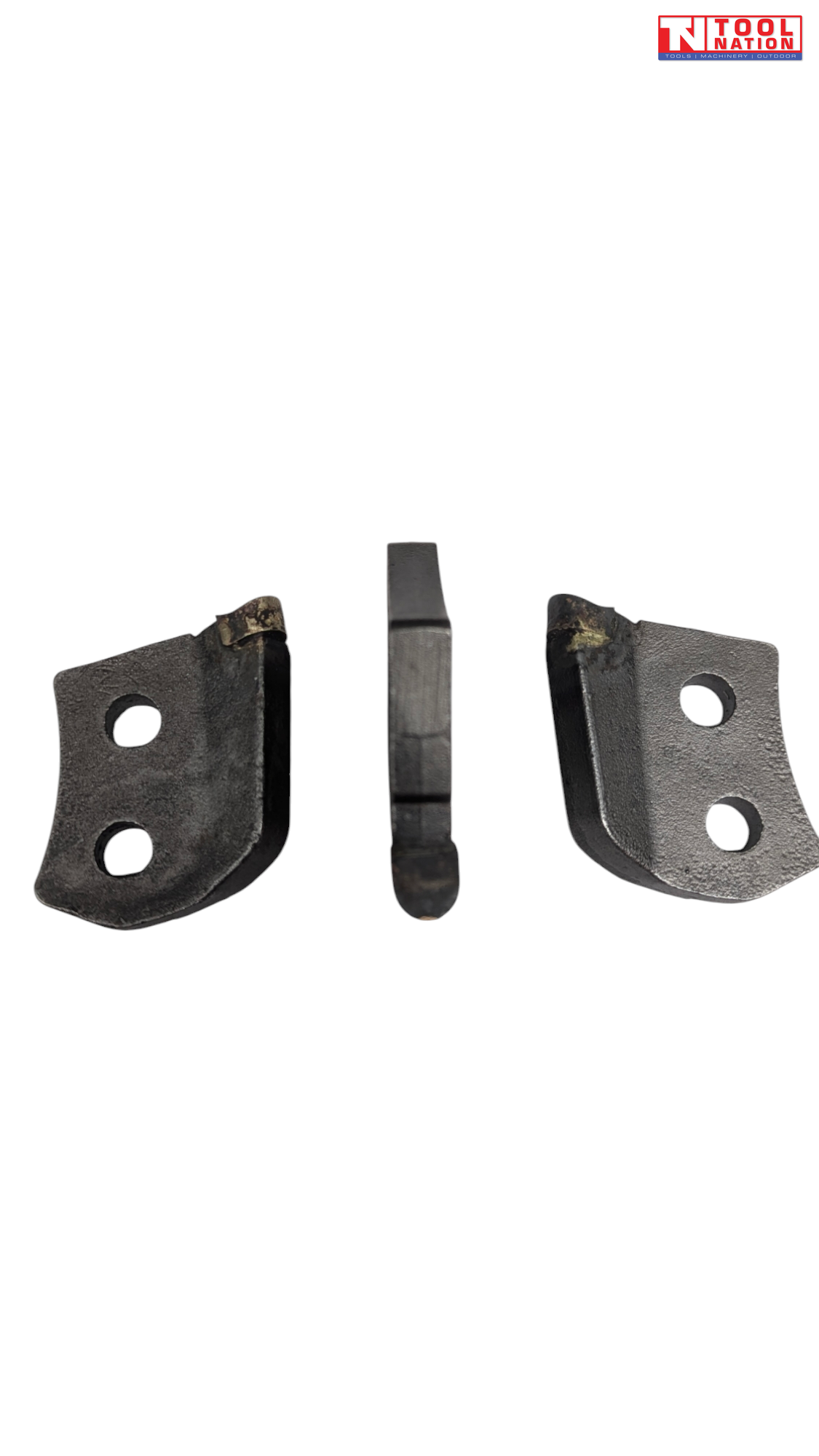 Three dark metal cutter teeth shown from the front, including one upright edge view between two curved teeth.